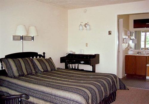 Continental Inn Cheboygan Exteriér fotografie