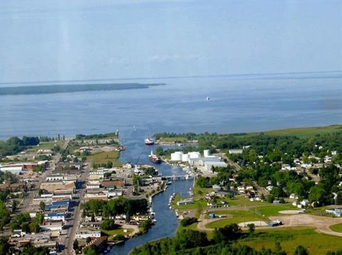 Continental Inn Cheboygan Exteriér fotografie